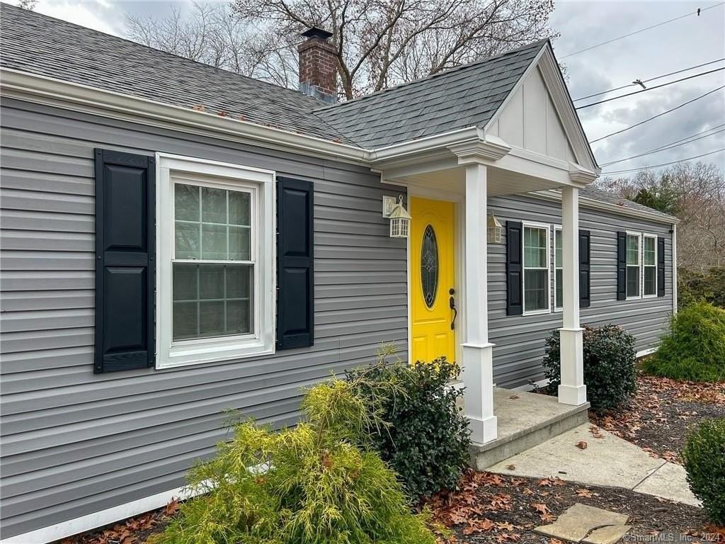 66 Nehantic Dr - Photo 2 of 31