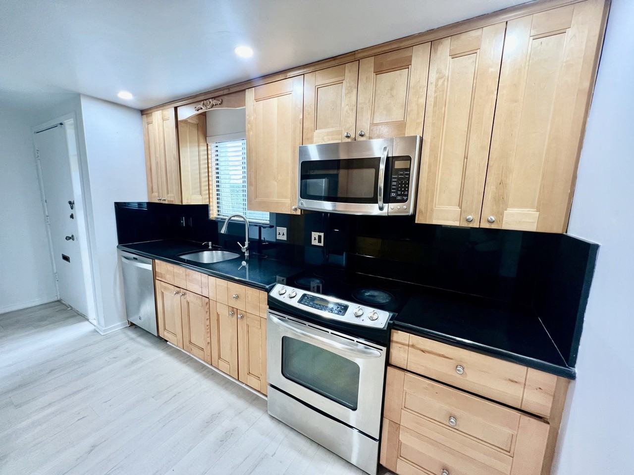 100 Hope Street #10 - Photo 4 of 13