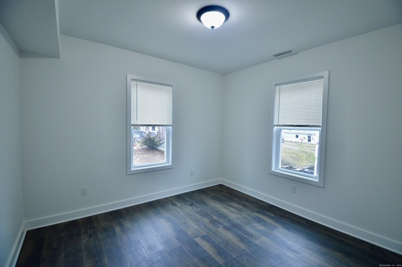 21 Nichols St - Photo 7 of 21