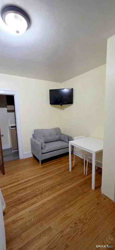 324 Curtis Street - Photo 3 of 6