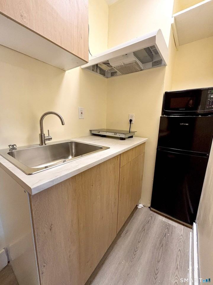 324 Curtis Street - Photo 5 of 6