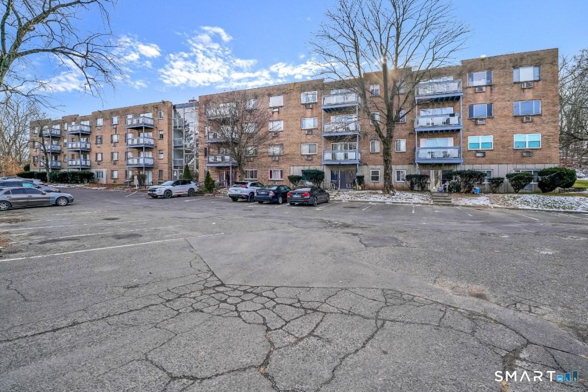 279 Oakville Avenue #B12 - Photo 2 of 9