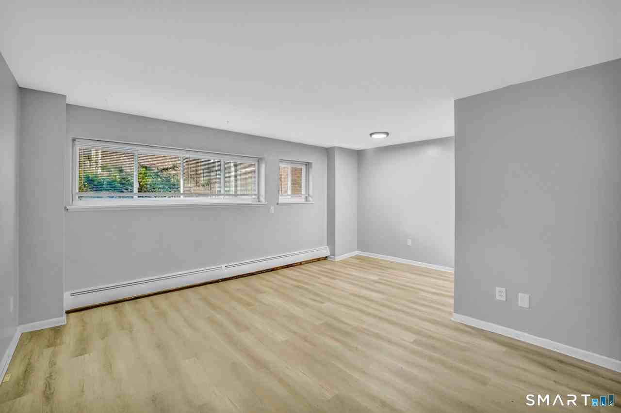 279 Oakville Avenue #B12 - Photo 3 of 9