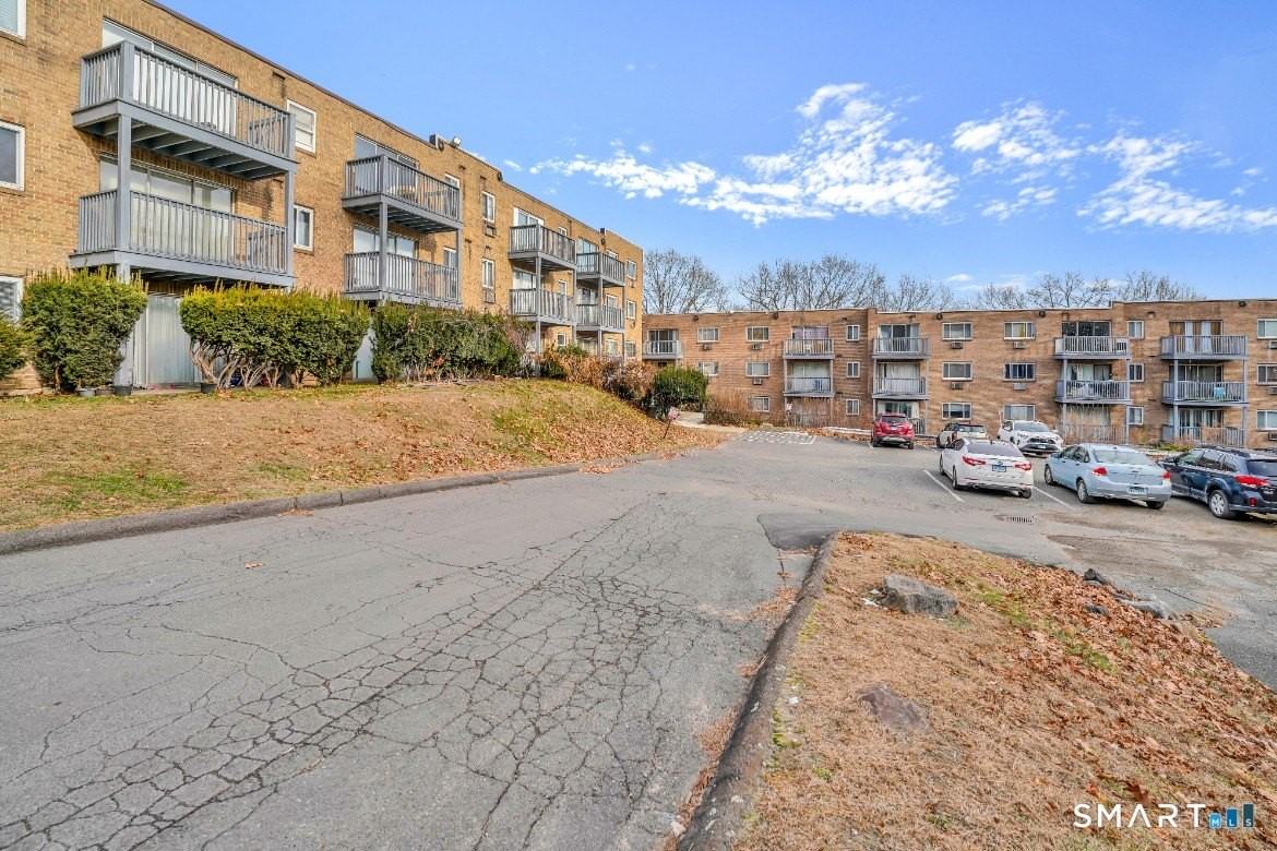 279 Oakville Avenue #B12 - Photo 7 of 9