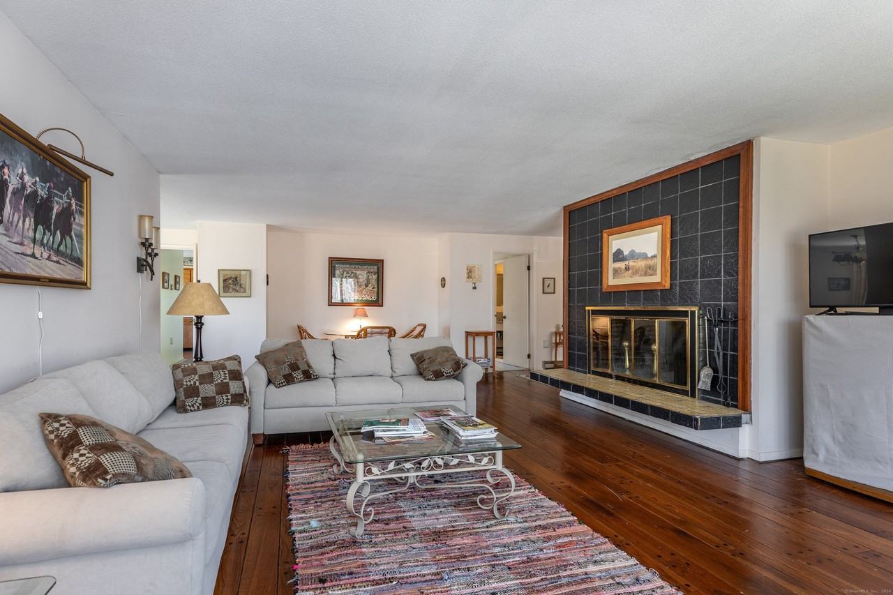 5 Joray Road - Photo 2 of 13