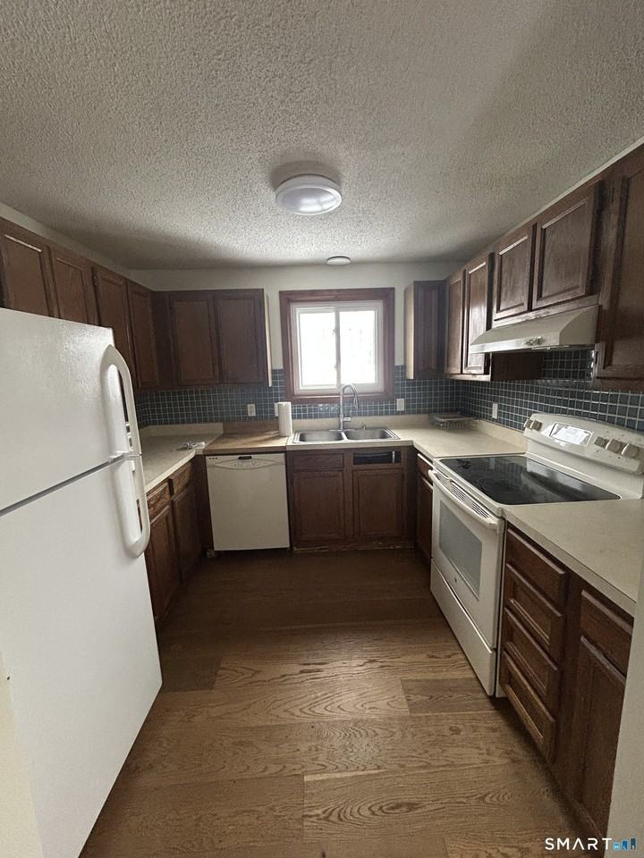 33 Baxter Rd #4A - Photo 5 of 9