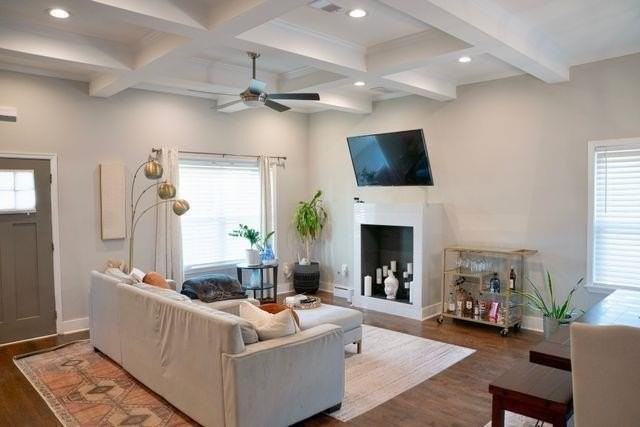 1005 Birch Street Southwest - Photo 4 of 31