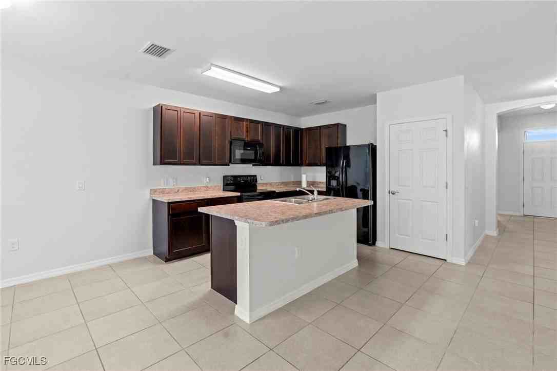 2709 Loreto Court - Photo 7 of 33