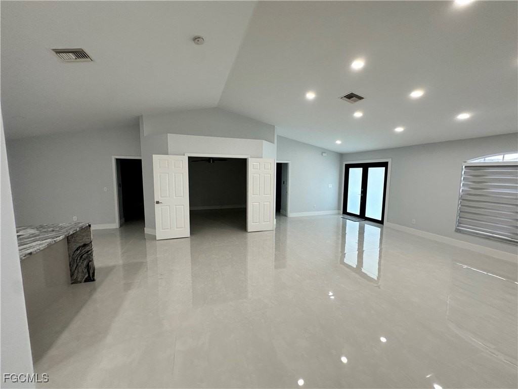 228 Magellan Street - Photo 4 of 7