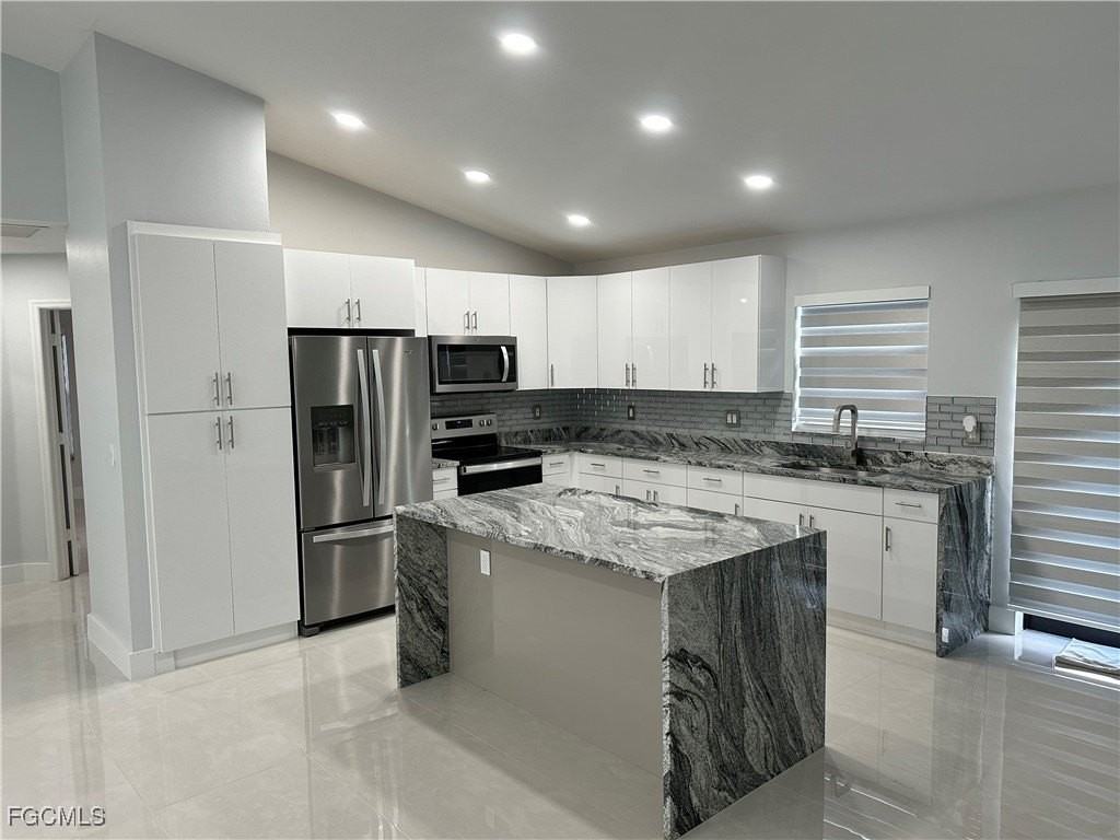 228 Magellan Street - Photo 6 of 7