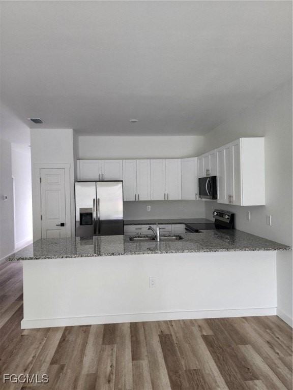 2431 Lola Avenue - Photo 3 of 10