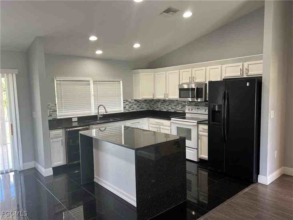 2910 25th Street West - Photo 4 of 15