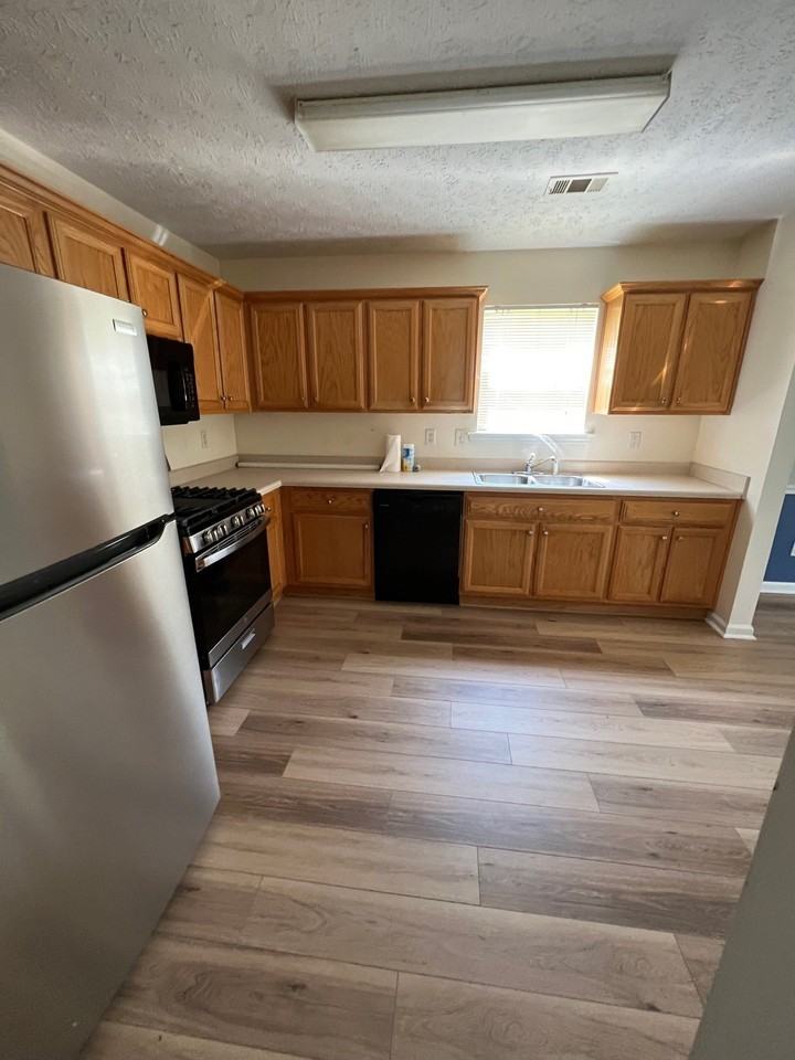 3769 Stagecoach Pass - Photo 4 of 23