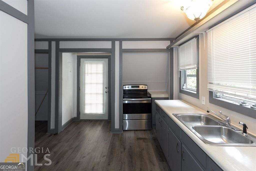 4984 Donald Drive #B - Photo 6 of 8