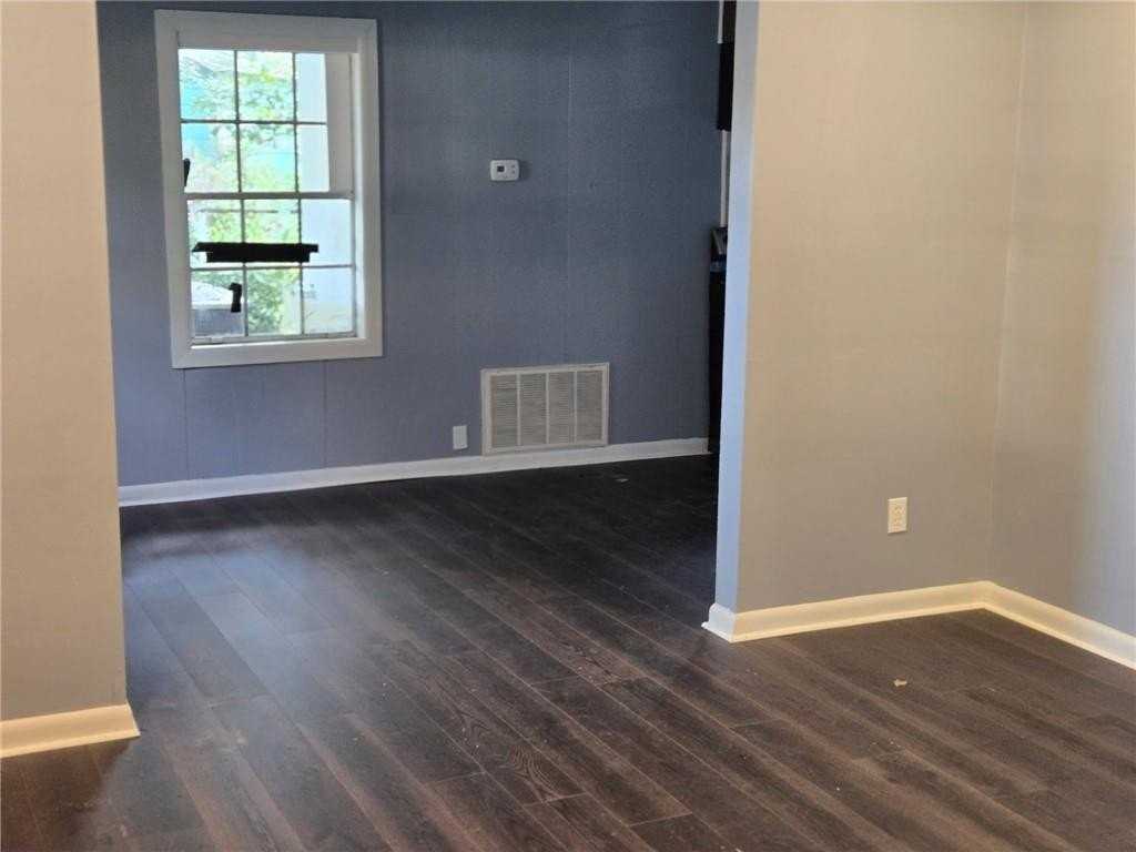 233 Grant Circle - Photo 6 of 7