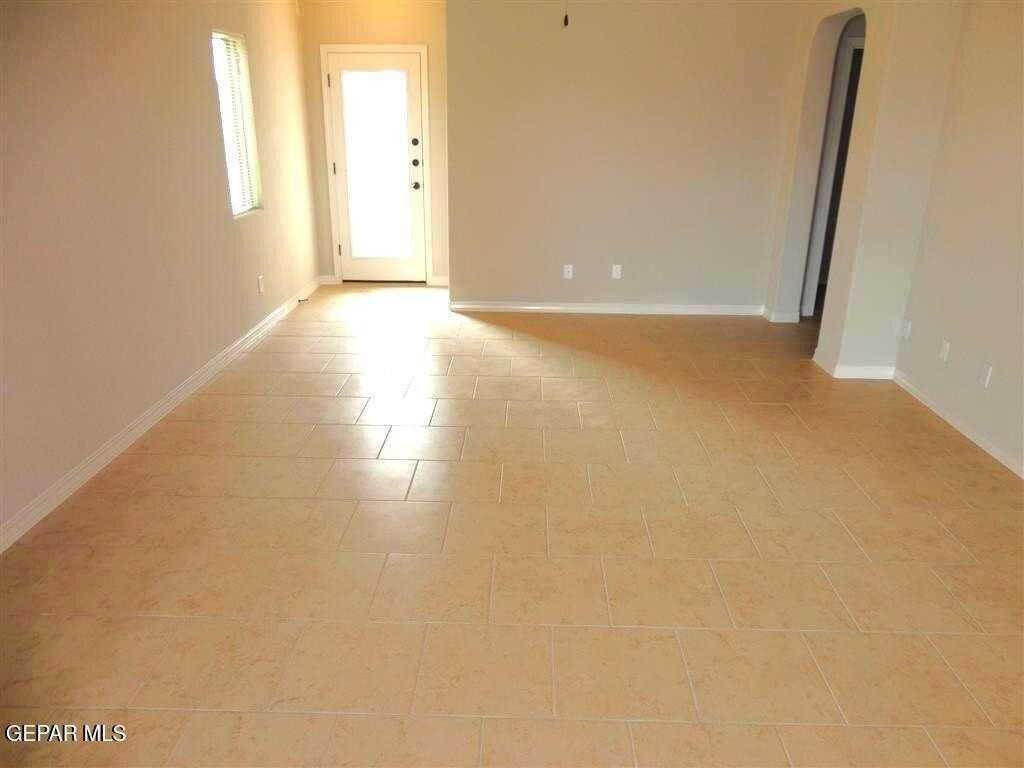 14254 Earl Chokiski Avenue - Photo 3 of 25