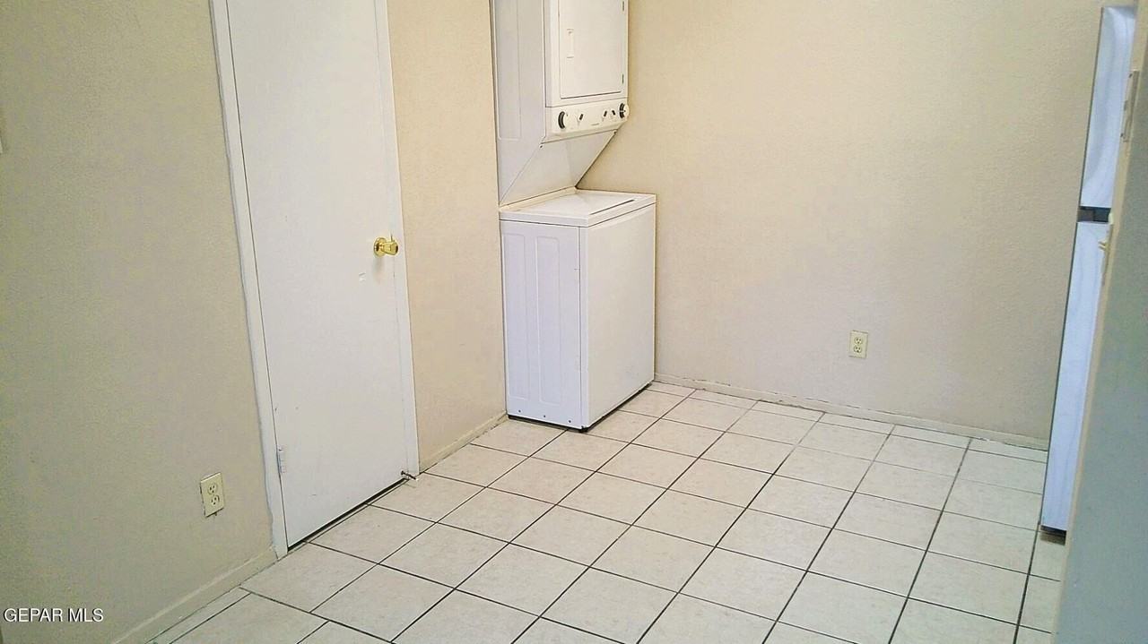 3001 E Glen Dr Apt A #A - Photo 6 of 17