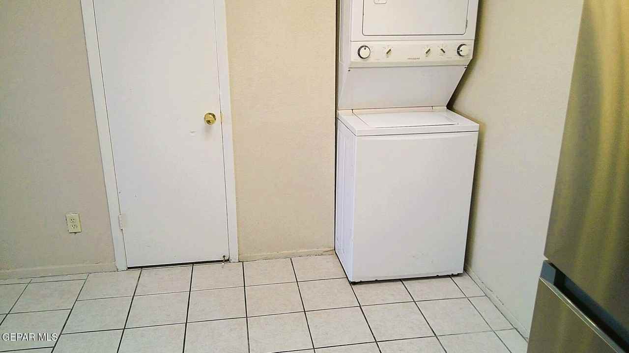 3001 E Glen Dr Apt A #A - Photo 7 of 17