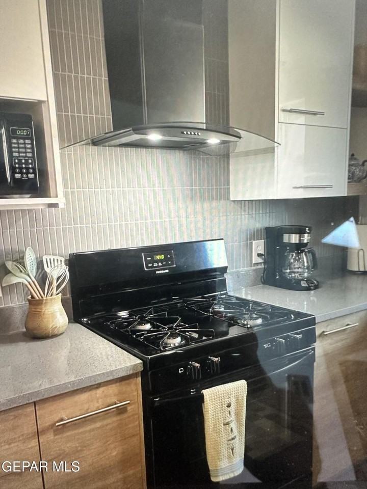 1202 Caper Road - Photo 3 of 10