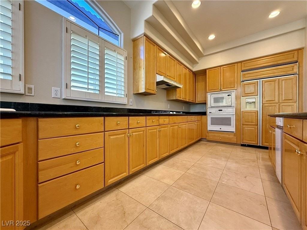 411 Indigo Springs St - Photo 3 of 42