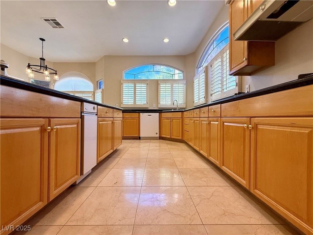 411 Indigo Springs St - Photo 5 of 42