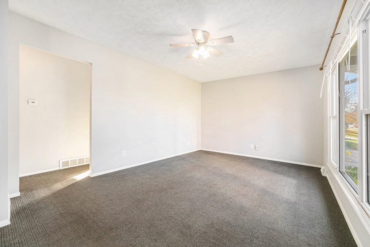 1760 Woodlawn Avenue Southeast - Photo 5 of 23