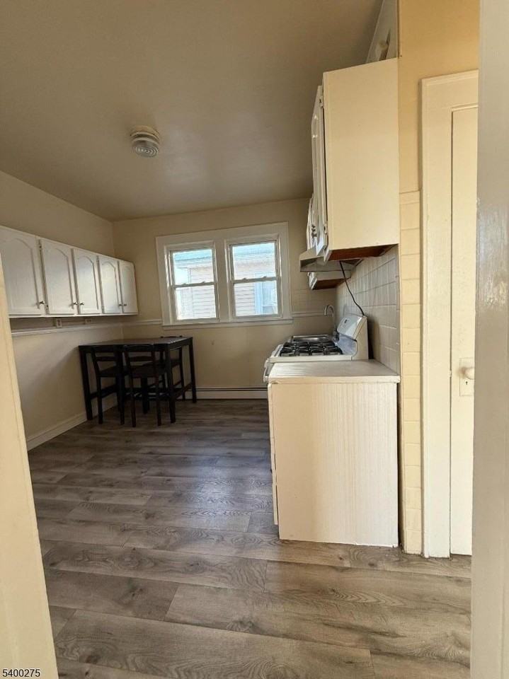 1010 Kilsyth Rd - Photo 4 of 9