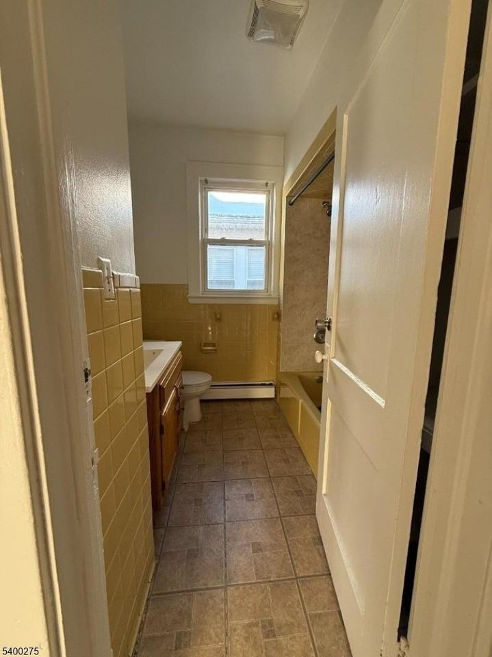 1010 Kilsyth Rd - Photo 7 of 9