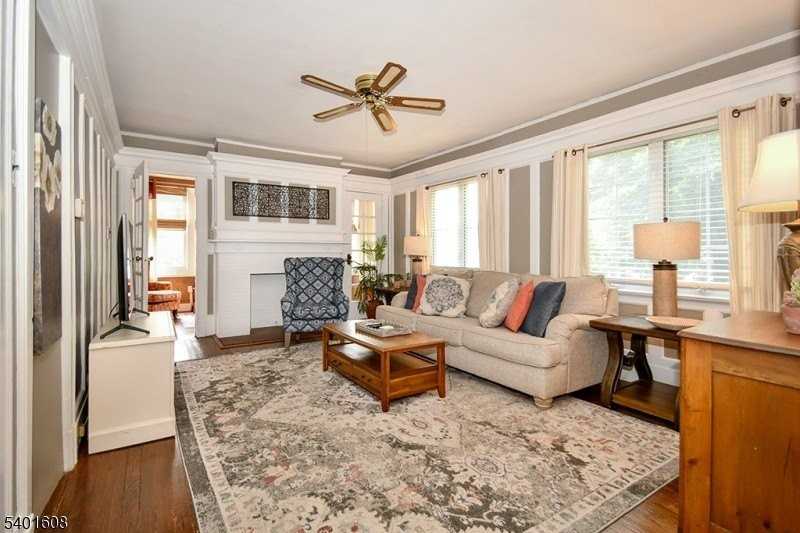 123 Baker Street - Photo 2 of 10