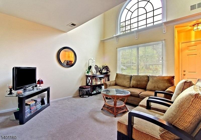 62 Bentley Ct - Photo 4 of 15