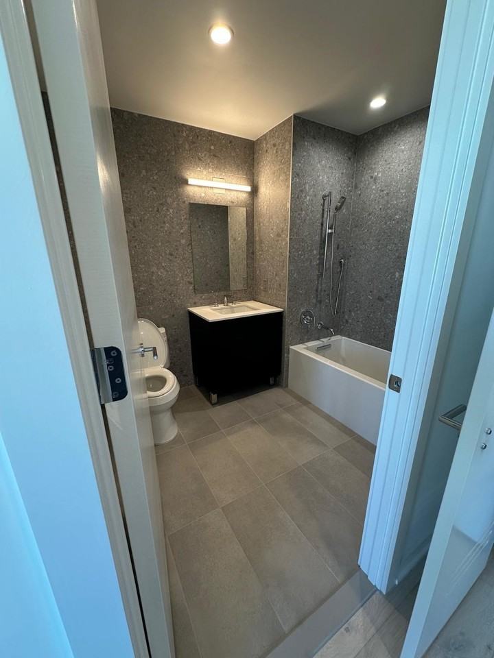 151 Bay St #1809 - Photo 4 of 8