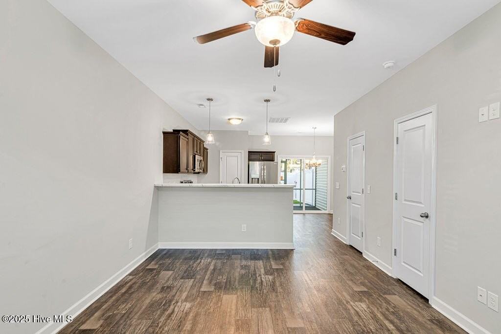 10 Jayden Dr E - Photo 4 of 30