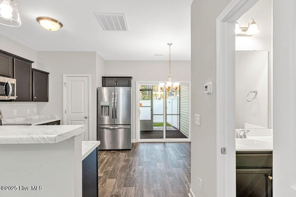 10 Jayden Dr E - Photo 6 of 30