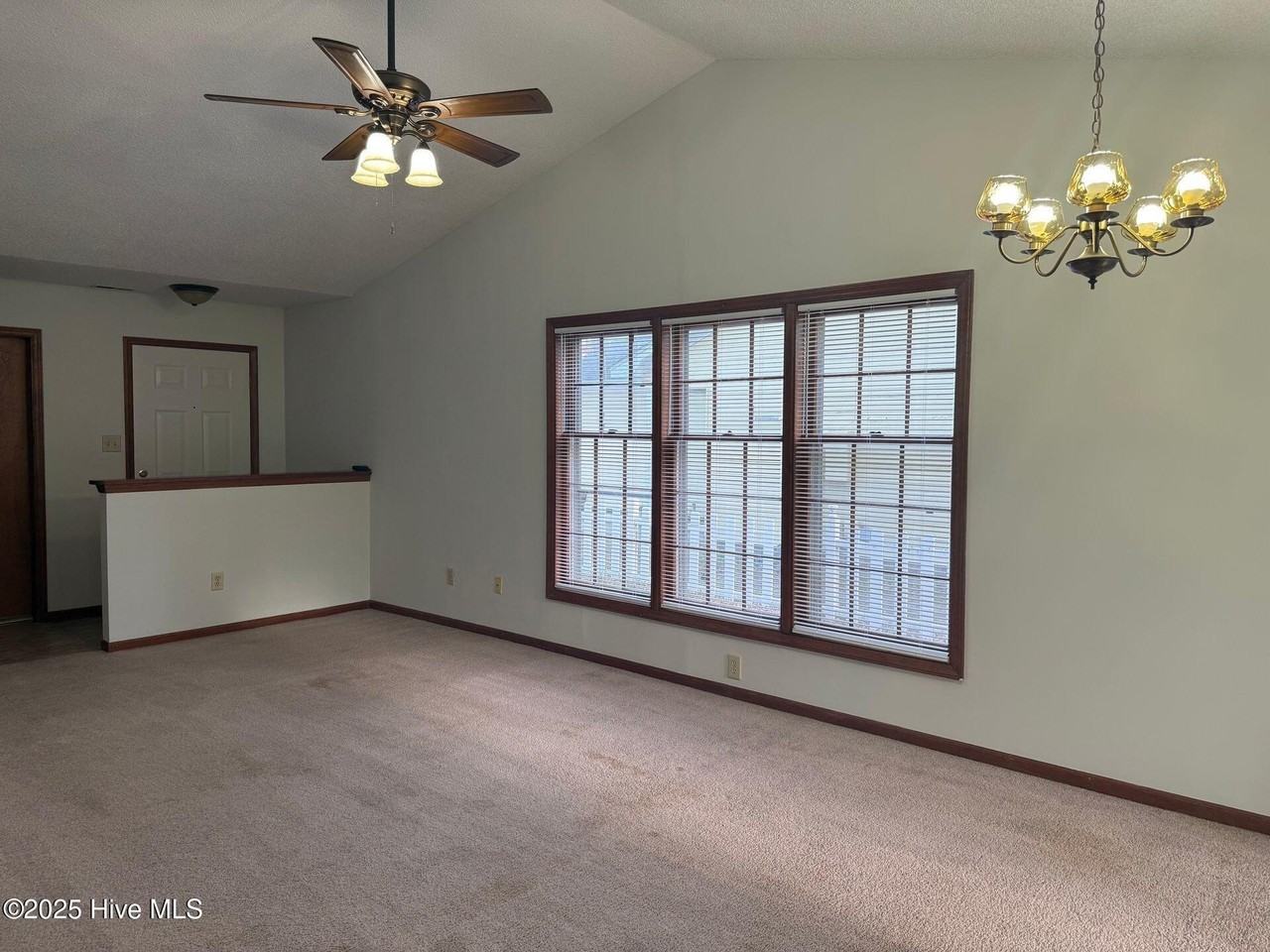 105 Highland Court - Photo 2 of 7