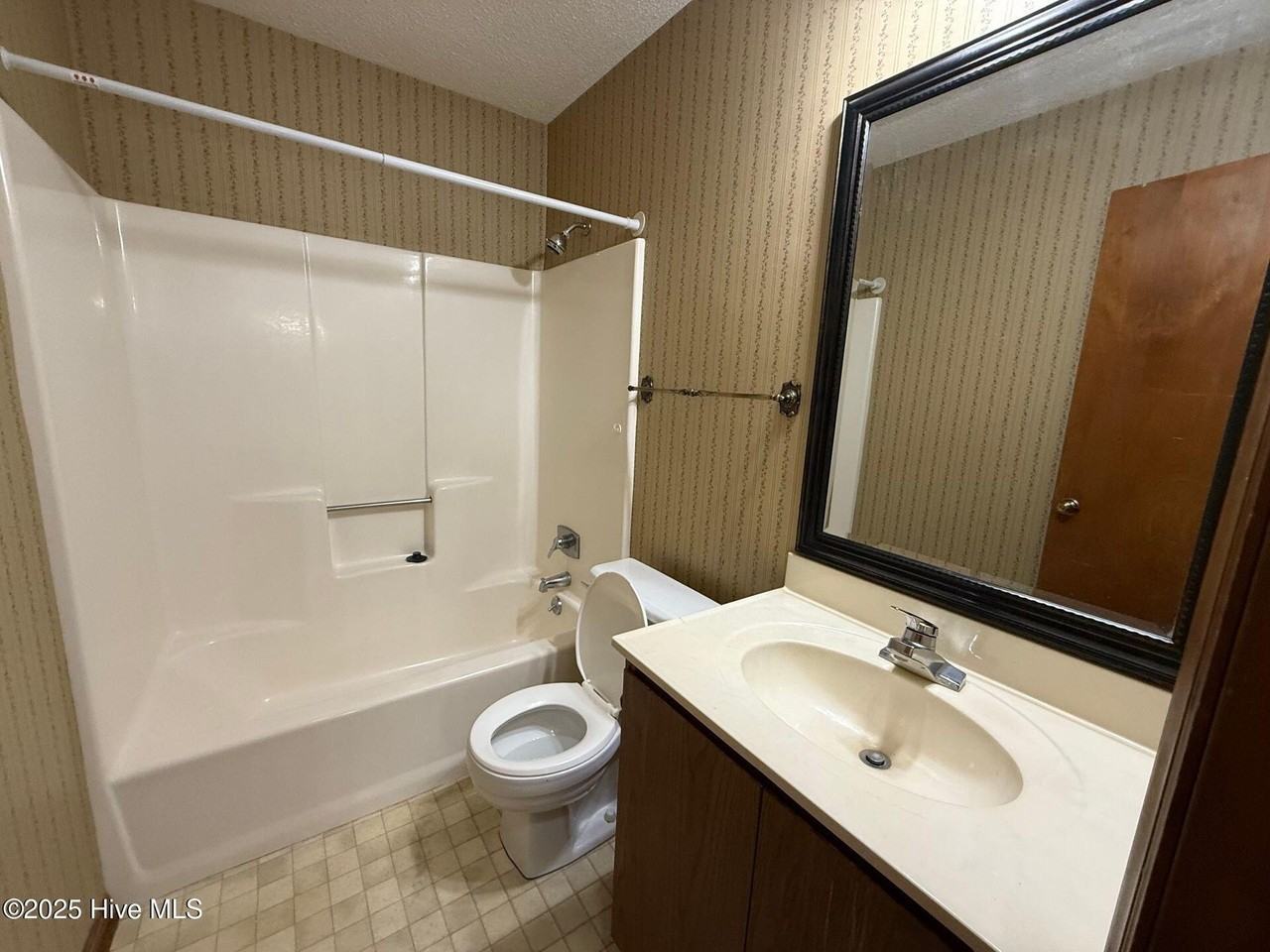 105 Highland Court - Photo 7 of 7