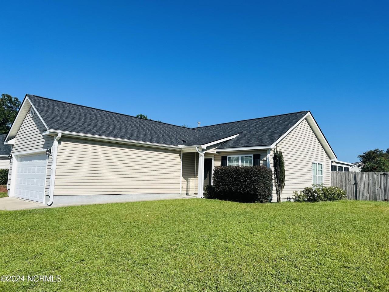 3715 Lena Lane - Photo 4 of 25