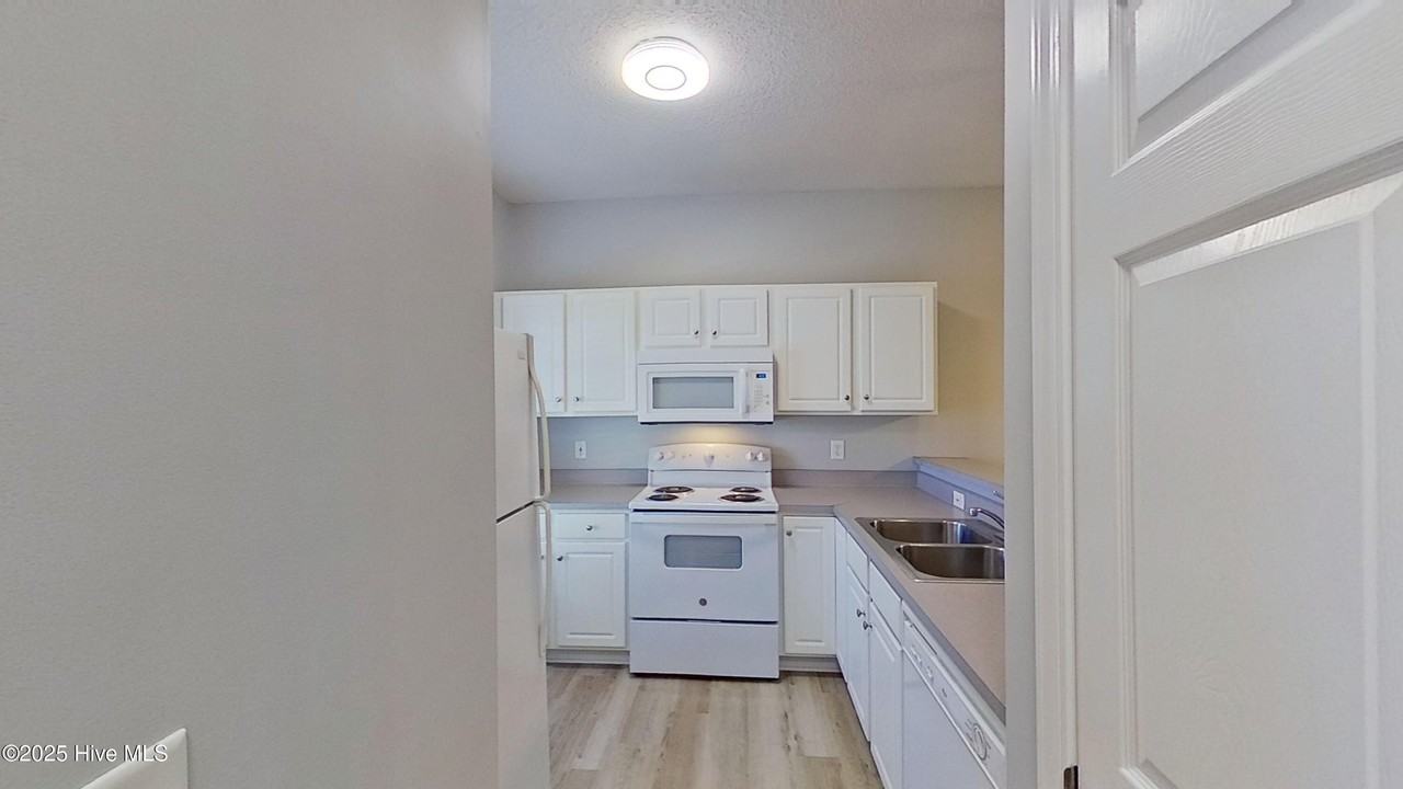 4613 Mcclelland Drive #F104 - Photo 4 of 34