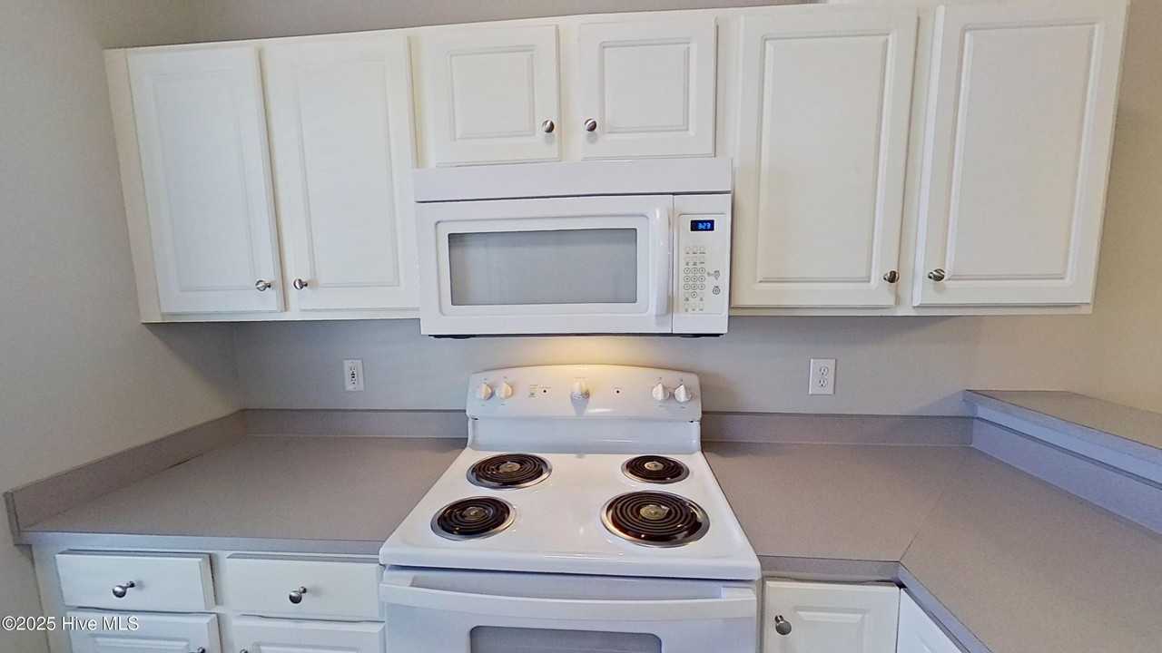 4613 Mcclelland Drive #F104 - Photo 5 of 34