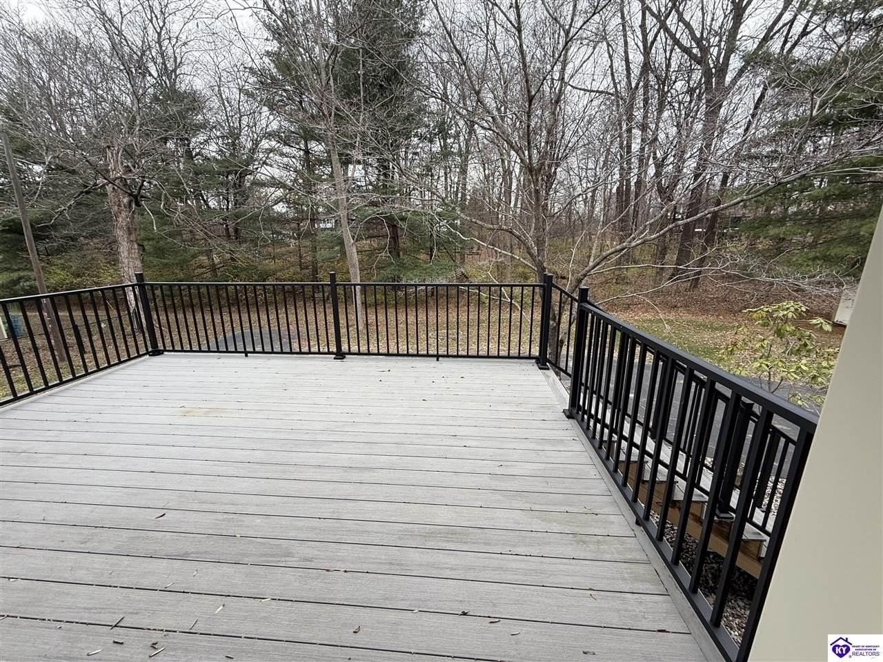 913 Dogwood Circle - Photo 4 of 29