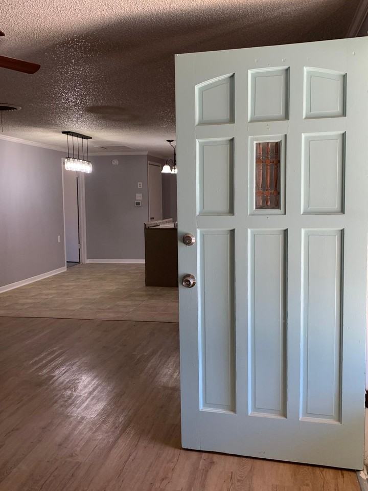 710 12th St - Photo 3 of 17