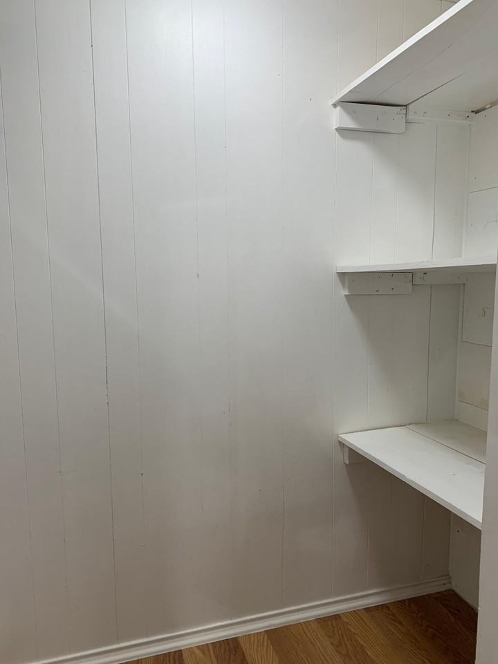 710 12th St - Photo 4 of 17