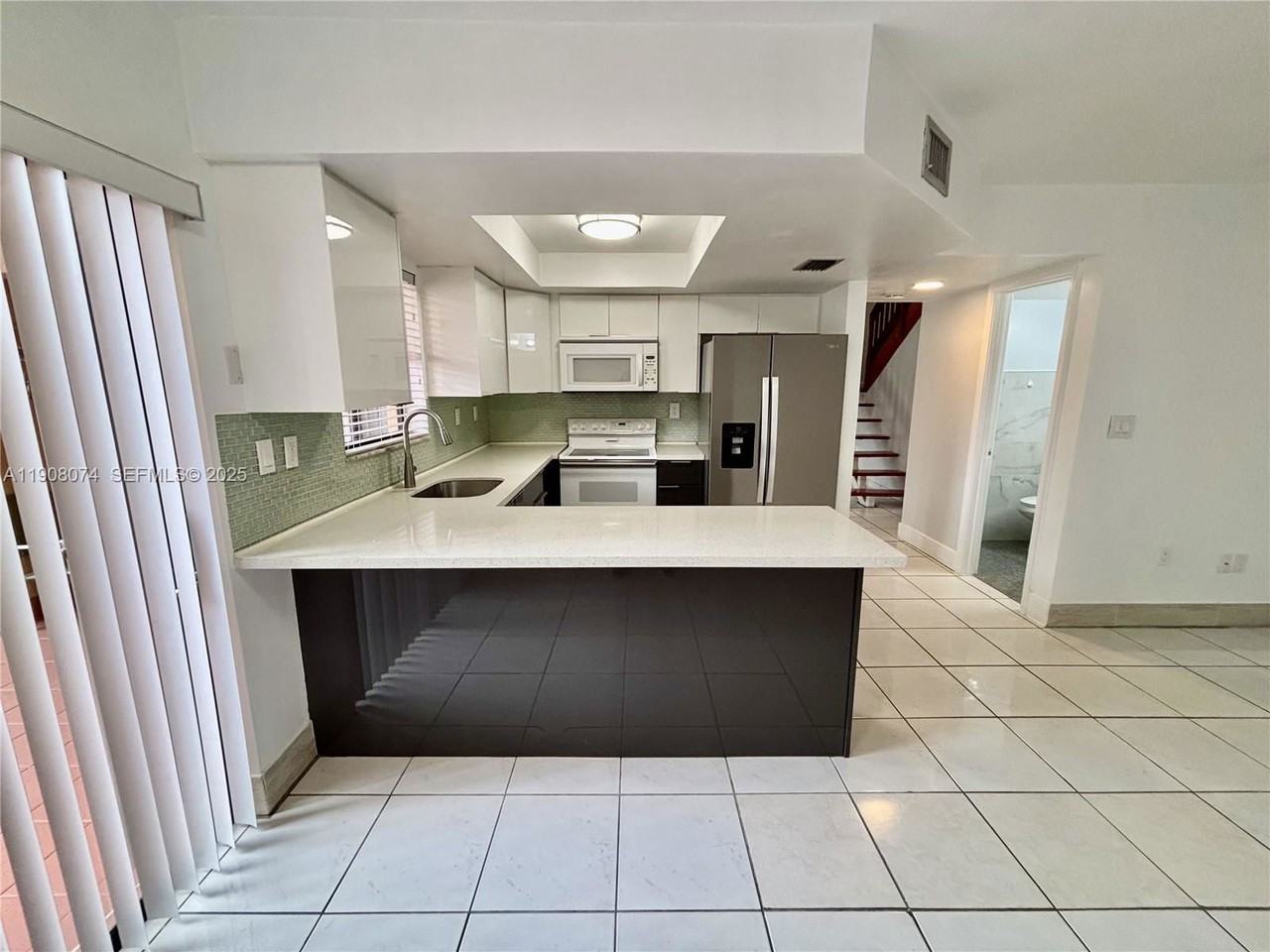 11821 Sw 80th St - Photo 3 of 8