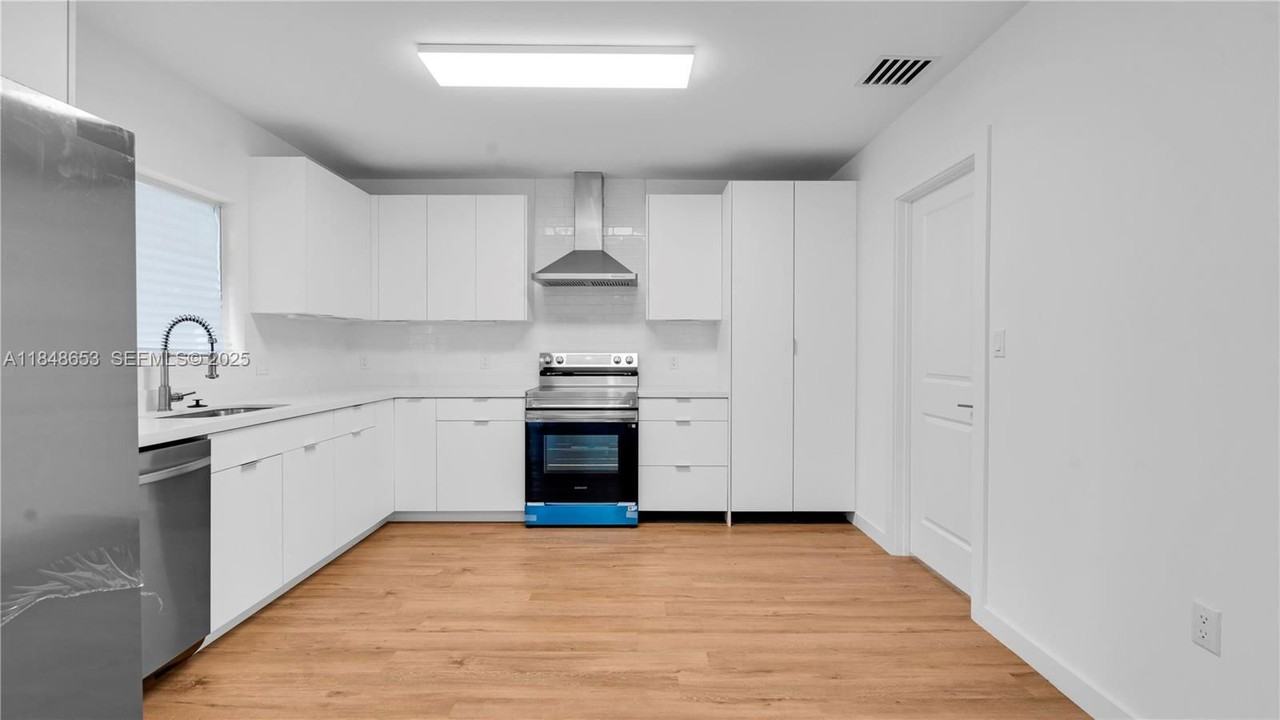 18390 Sw 103rd Ct - Photo 3 of 8