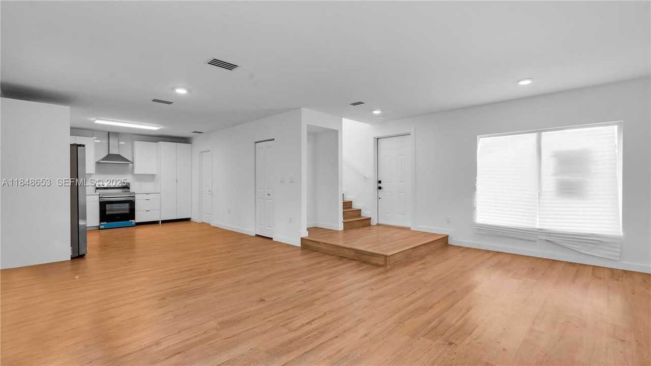 18390 Sw 103rd Ct - Photo 4 of 8