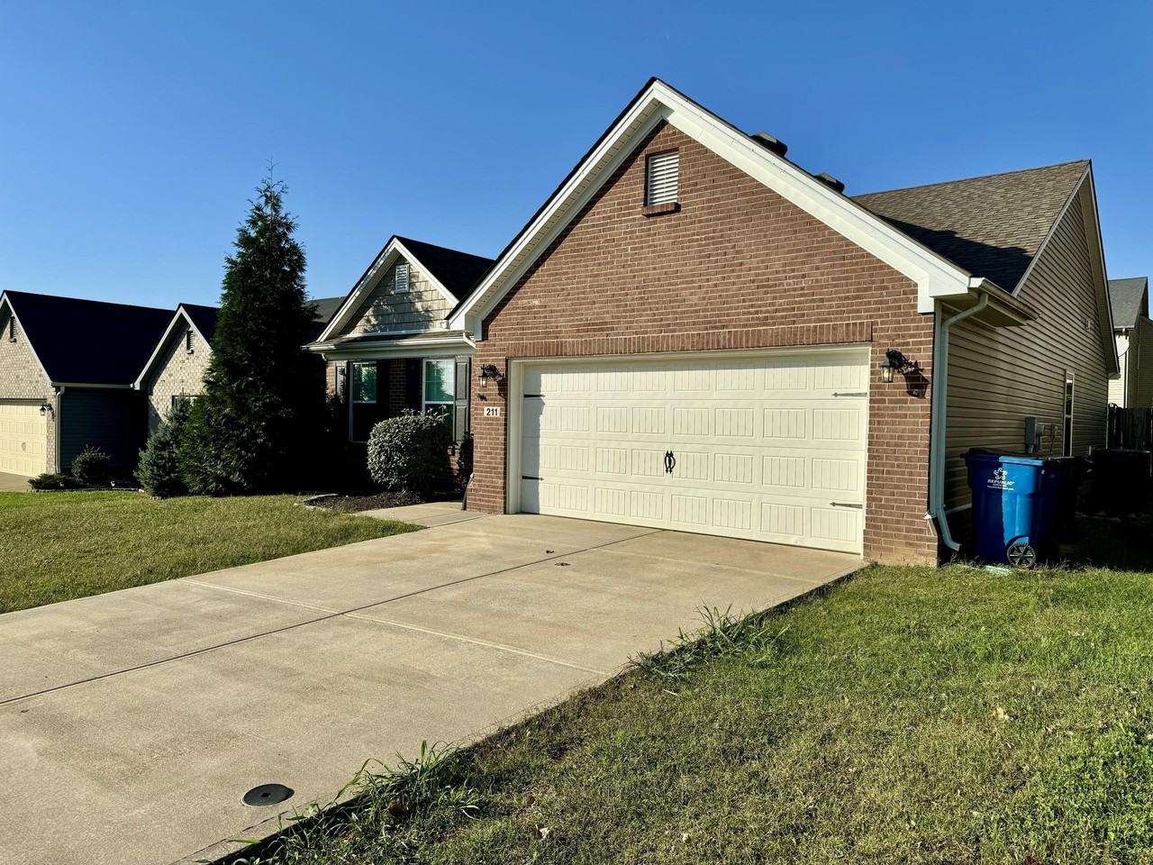 211 Christal Drive - Photo 4 of 29