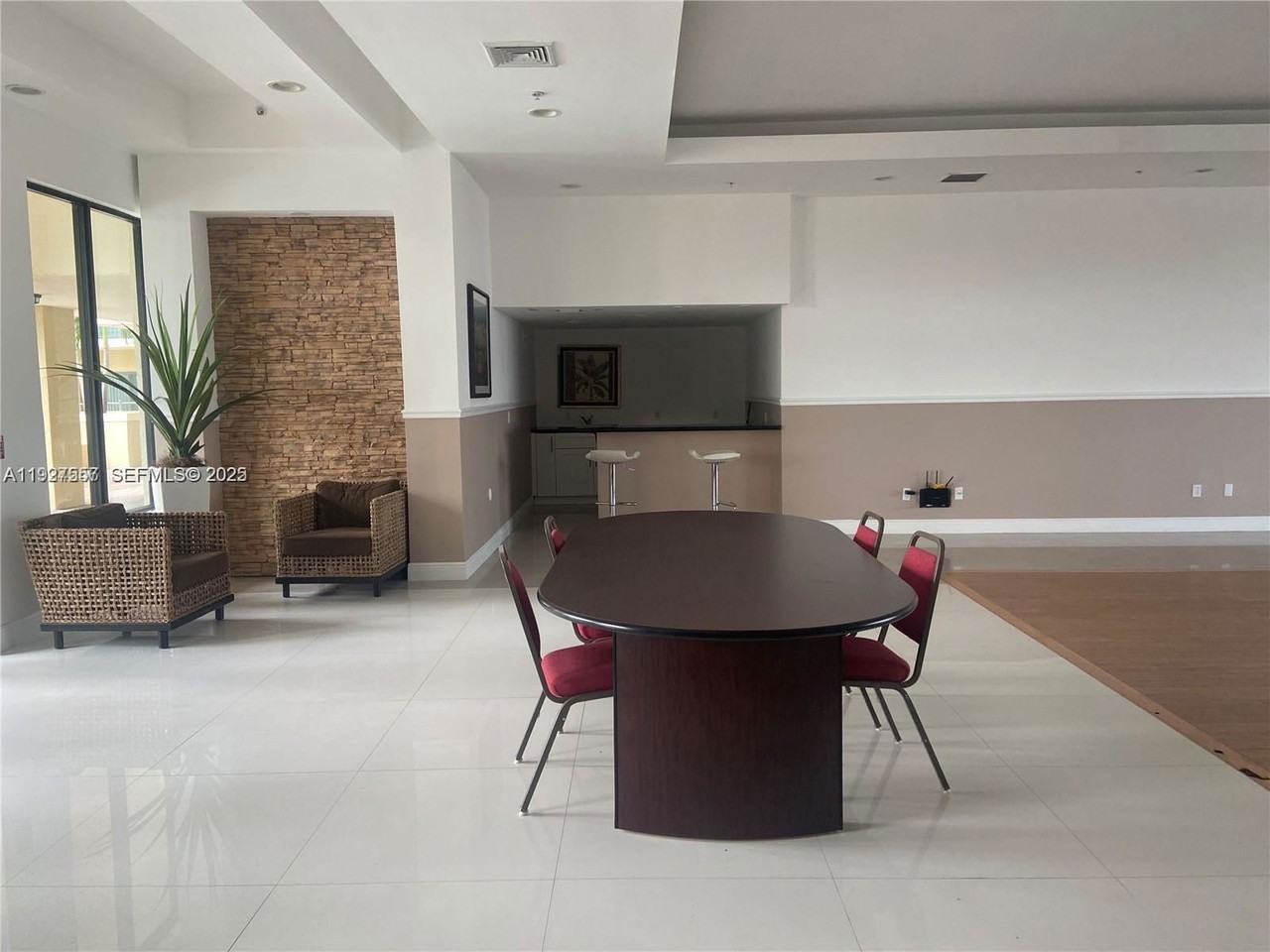 4241 Nw 2nd St - Photo 4 of 8