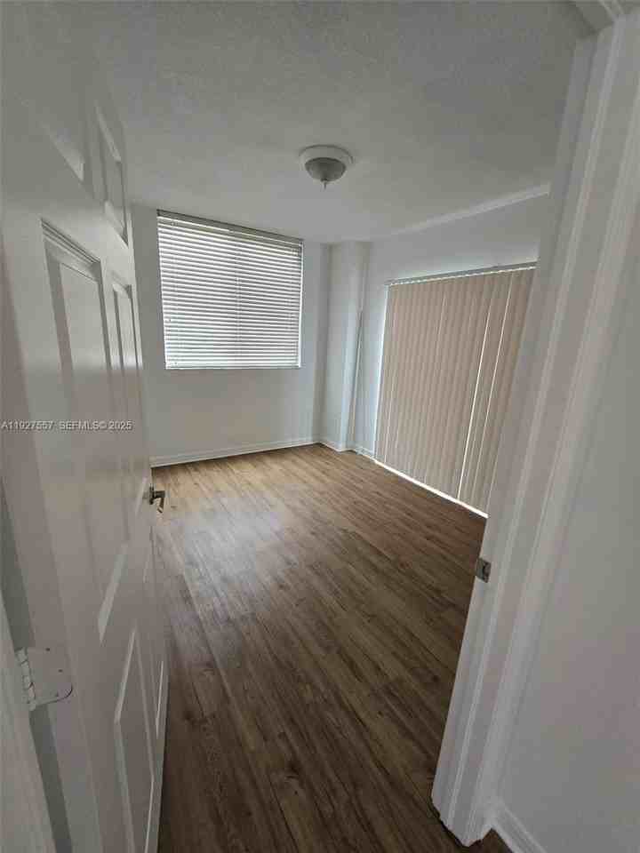 4241 Nw 2nd St - Photo 7 of 8