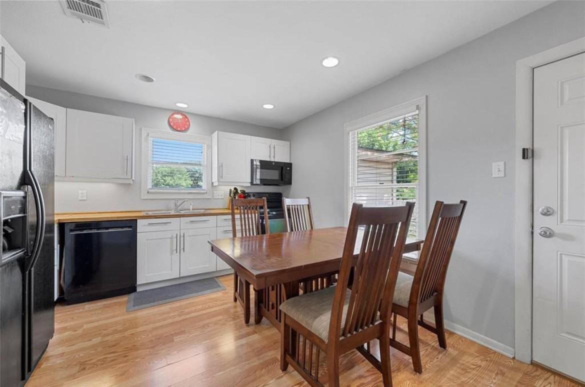 1025 North 32nd Street #1 - Photo 3 of 10