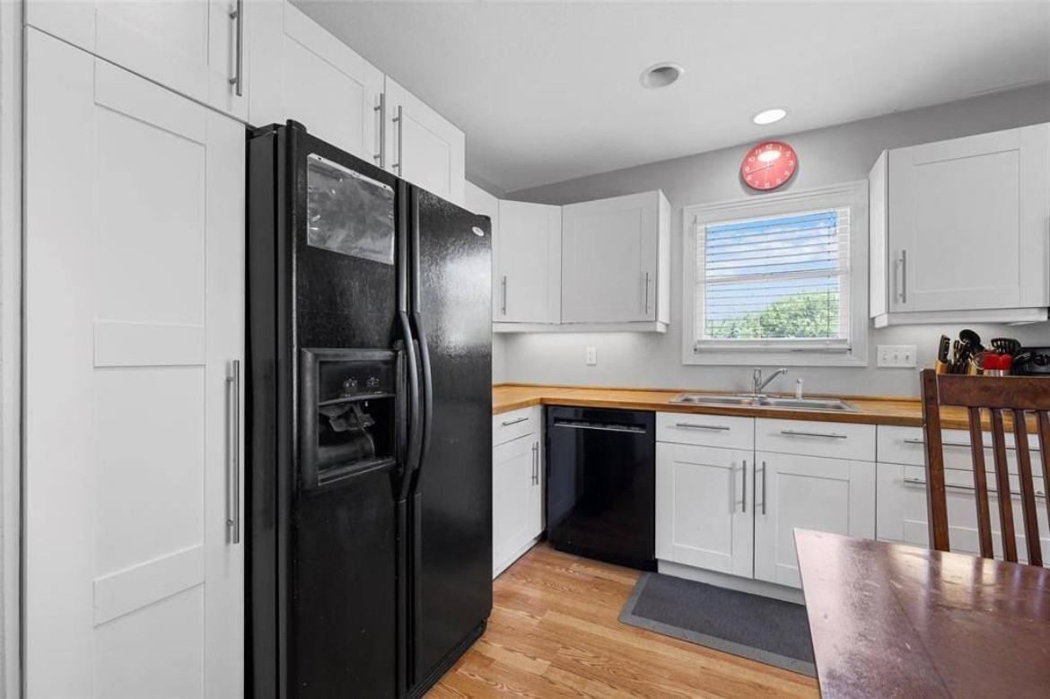 1025 North 32nd Street #1 - Photo 4 of 10