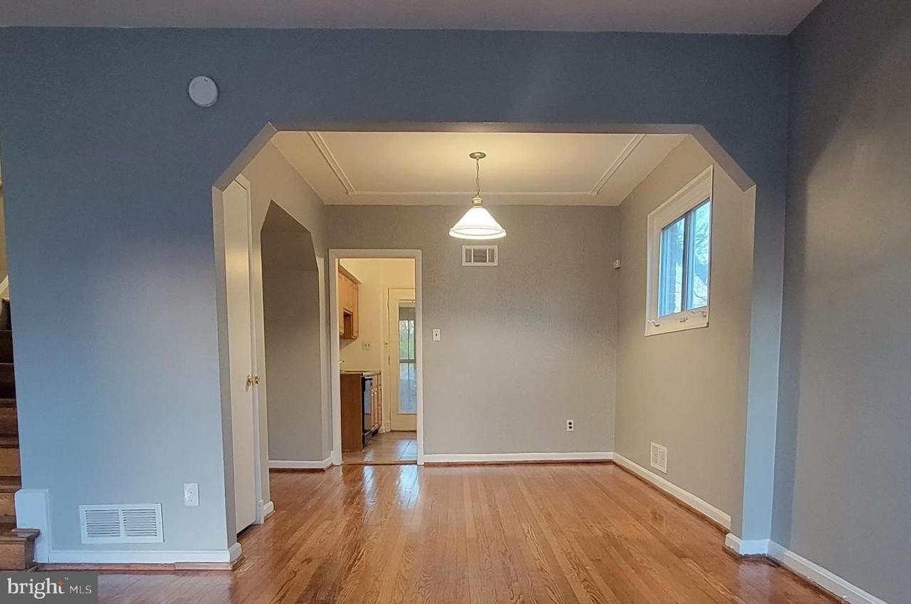 1818 Longford Drive - Photo 4 of 15